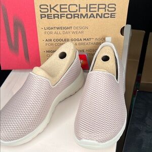 Women sketcher sneakers, slip, ins size 6 1/2 choke color new in a box
